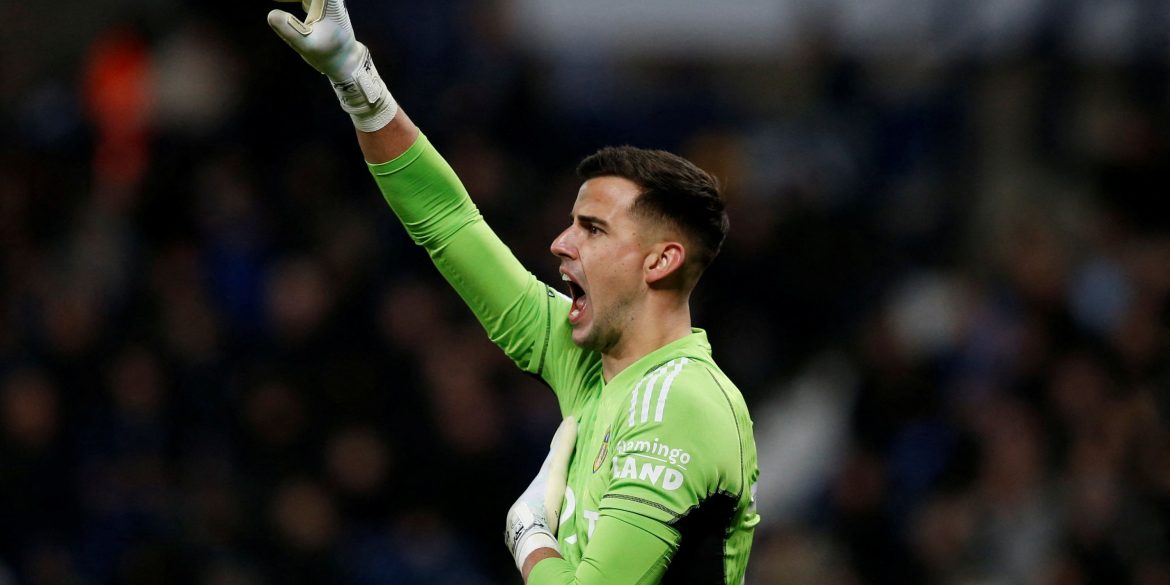 Fewer touches than Darlow: Farke must axe 6/10 Leeds star who lost 9 duels
