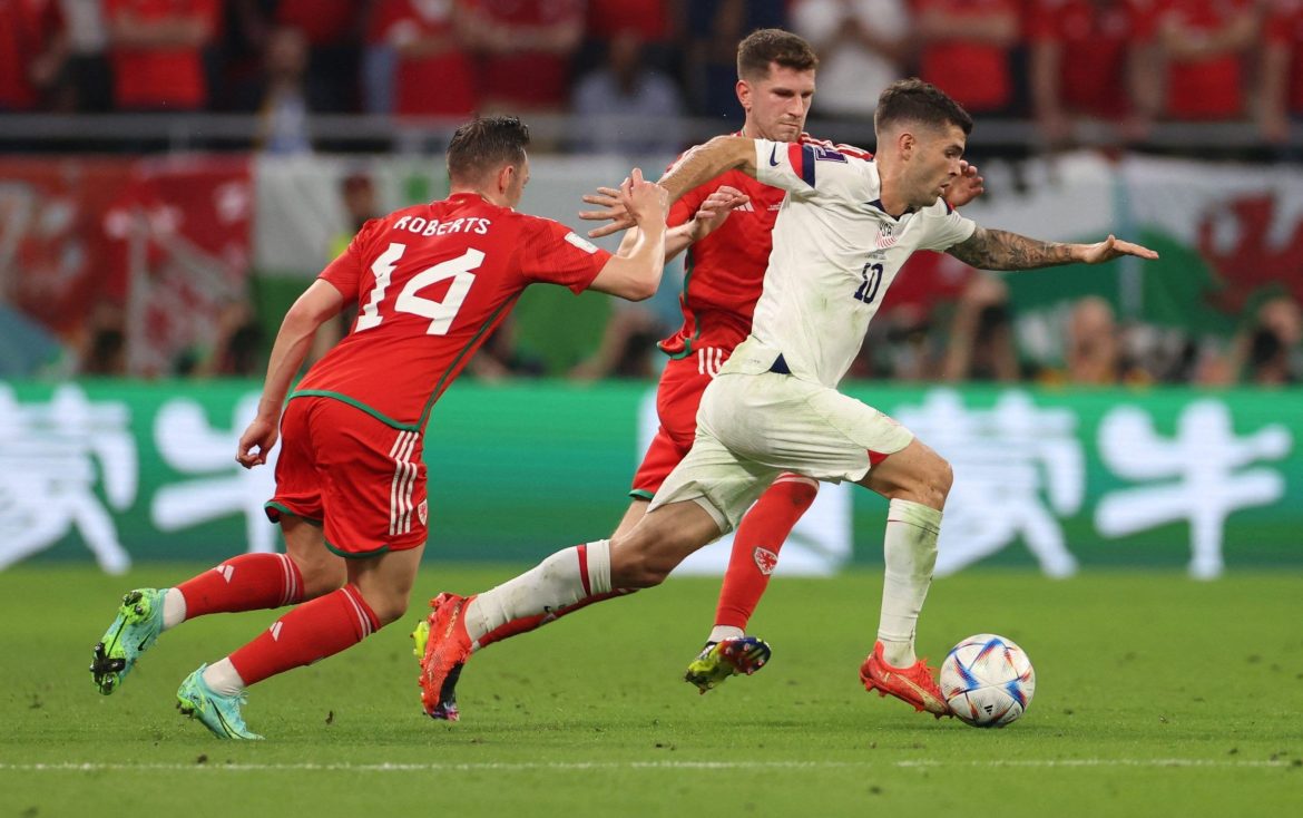 Wolves must sign Connor Roberts over Jones